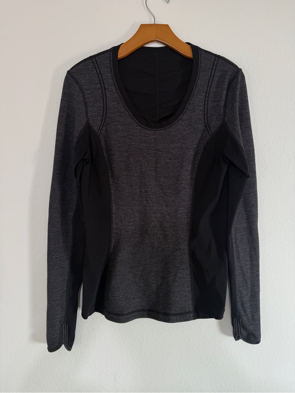 lululemon Runder Under Long Sleeve Top Heather Coal / Black medium